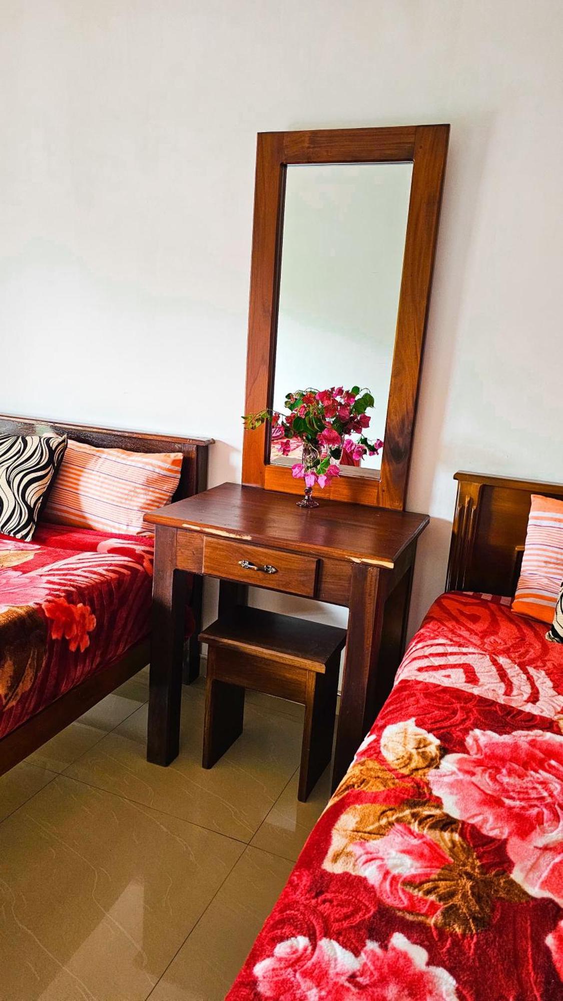 Adams Peak Grand Hotel Nallathanniya Kültér fotó