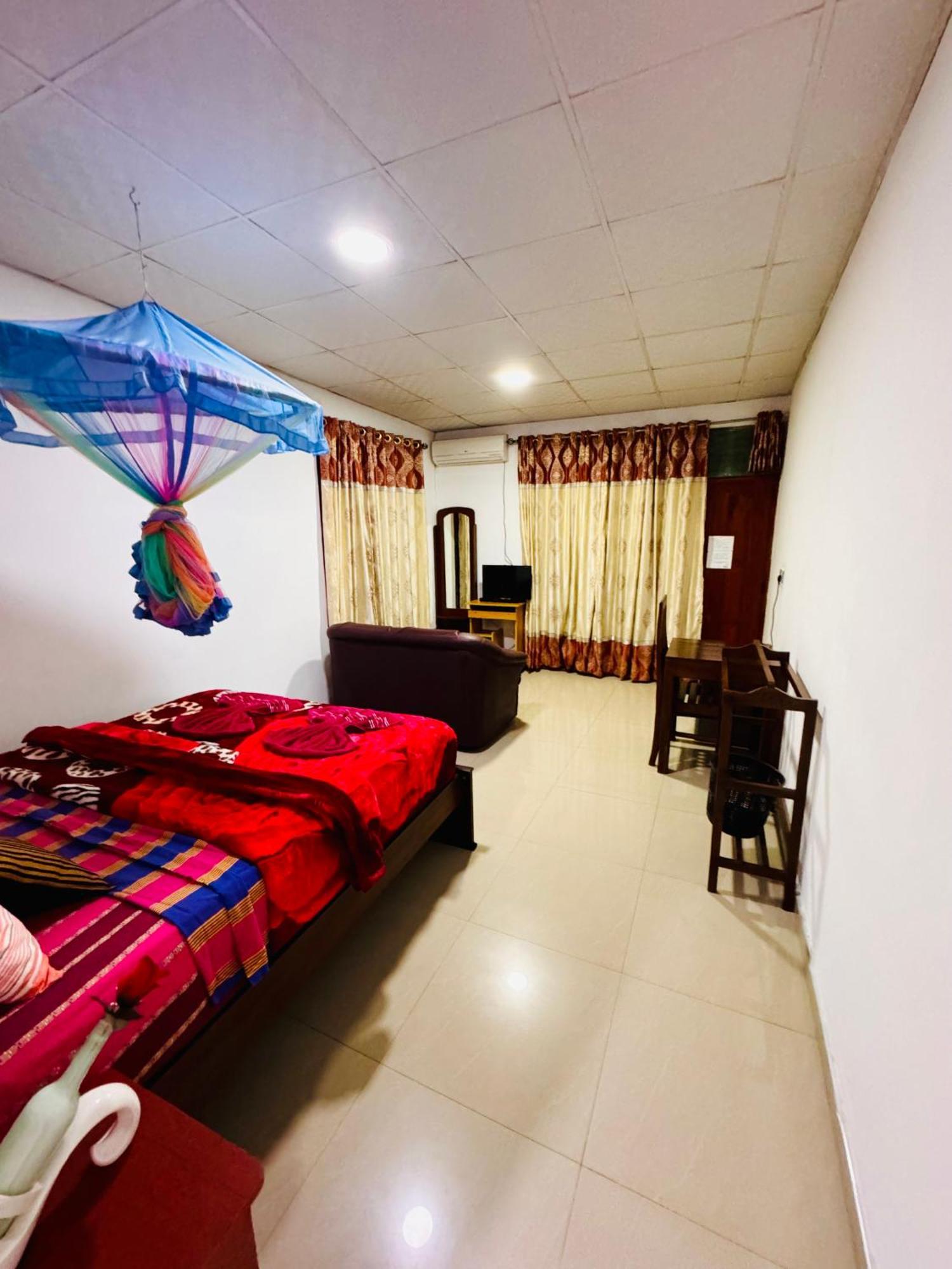 Adams Peak Grand Hotel Nallathanniya Kültér fotó